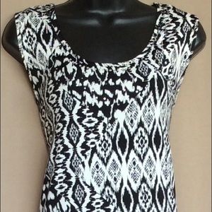 Cute black and white dress..